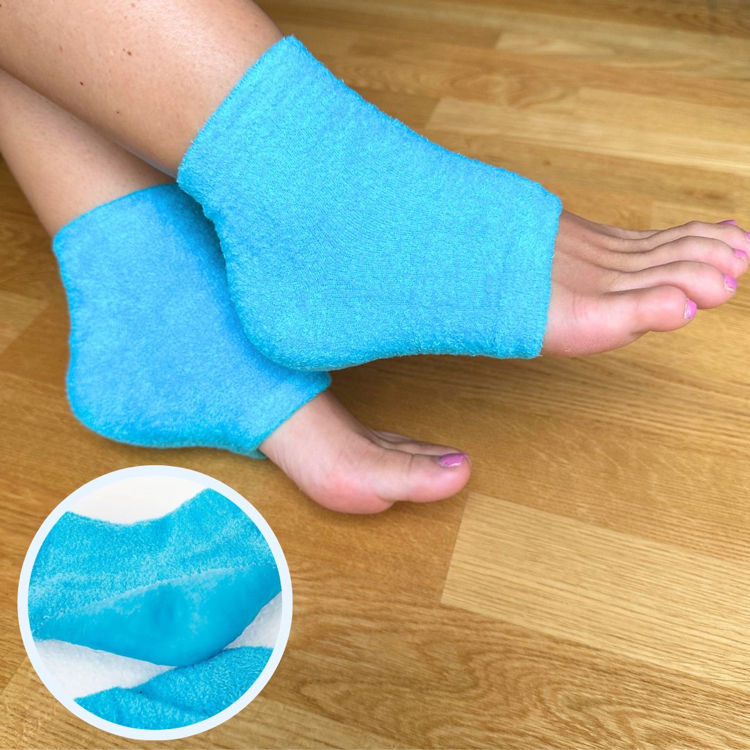 Füße mit getragenen Hydra Fersen Socken – Anwendung über Nacht in Seitenansicht.